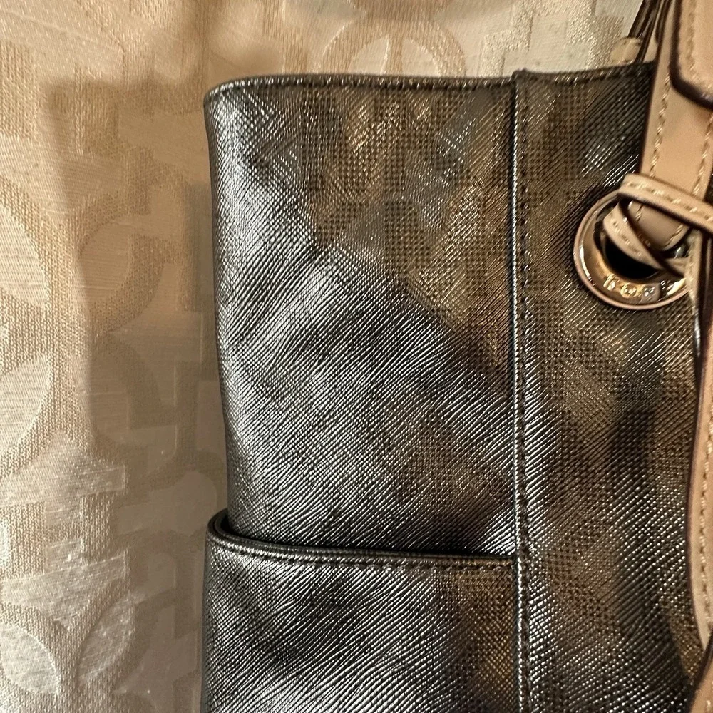 Michael Kors Jet Set Purse/Tote Handbag Metallic Silver Gray With Silver Hardwre